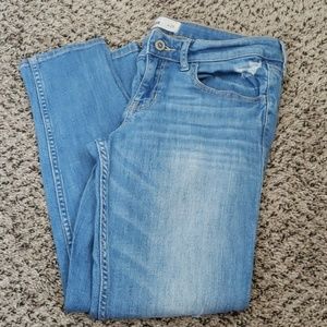 Hollister Capri Jean's Light Wash Disstressed